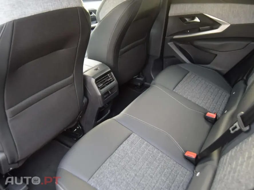 Peugeot 3008 1.2 Hybrid Allure e-DCS6
