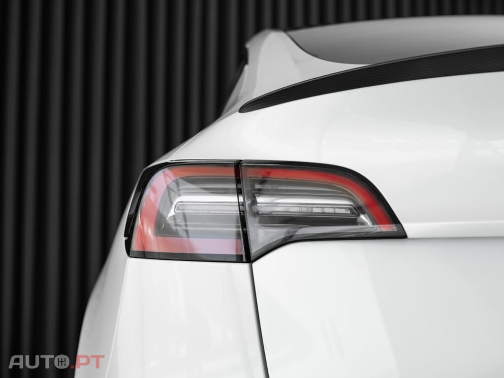 Tesla Model Y Performance Tração Integral