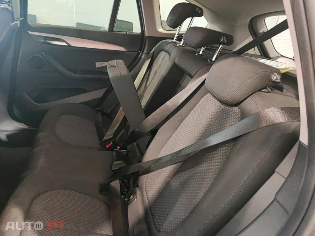 BMW X1 16 d sDrive Pack Essence Auto