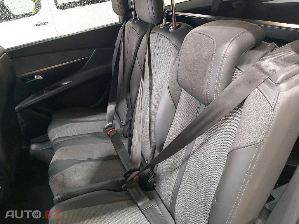 Peugeot 5008 1.5 BlueHDi Allure