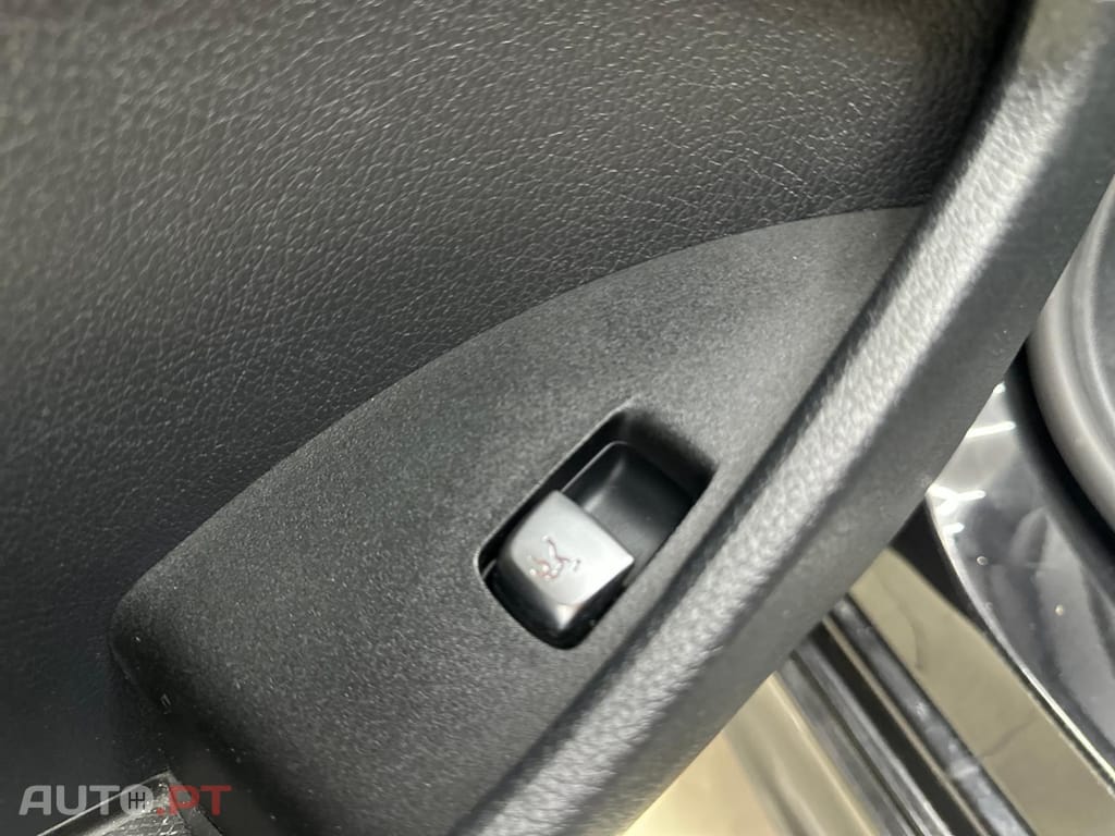 Mercedes-Benz E 220 d AMG Line