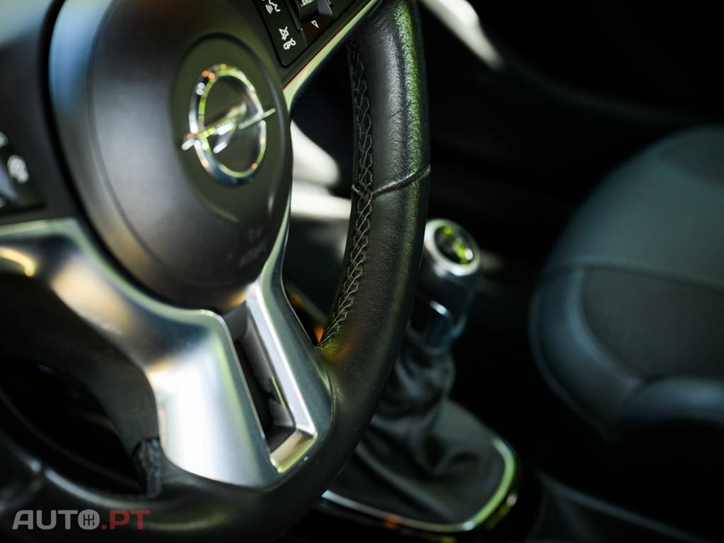 Opel Adam 1.0 T Rocks