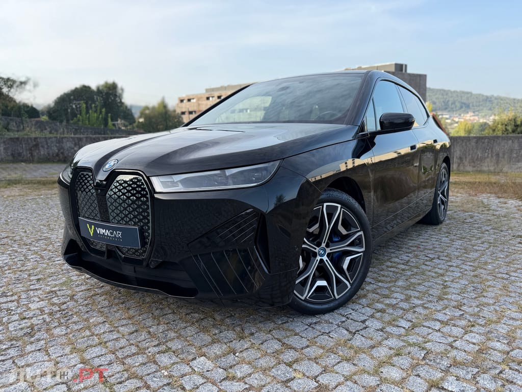 BMW iX xDrive 40 Pack Desportivo