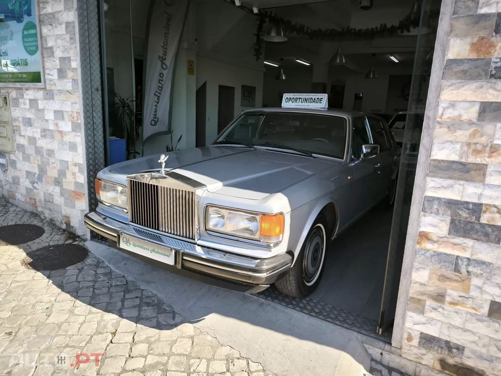 Rolls Royce Silver Spur 2 AXLE RIGID BODY 4 DOOR SALOON