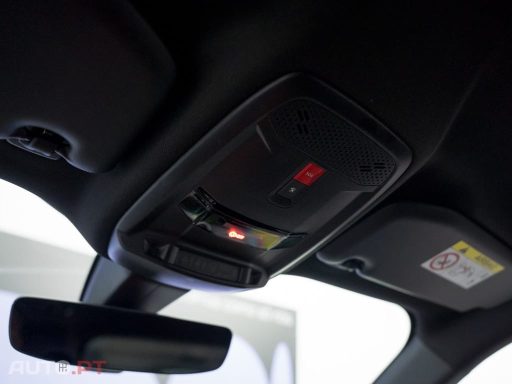 Peugeot E-2008 50 kWh GT