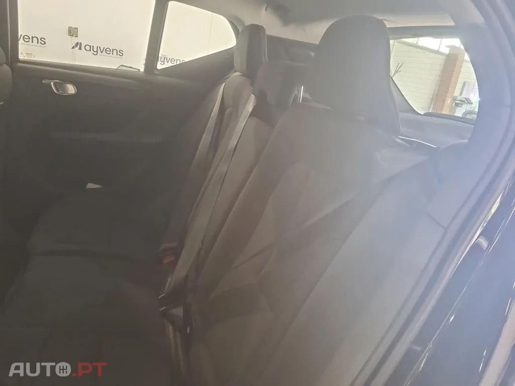 Volvo XC40 1.5 T2 Momentum Core