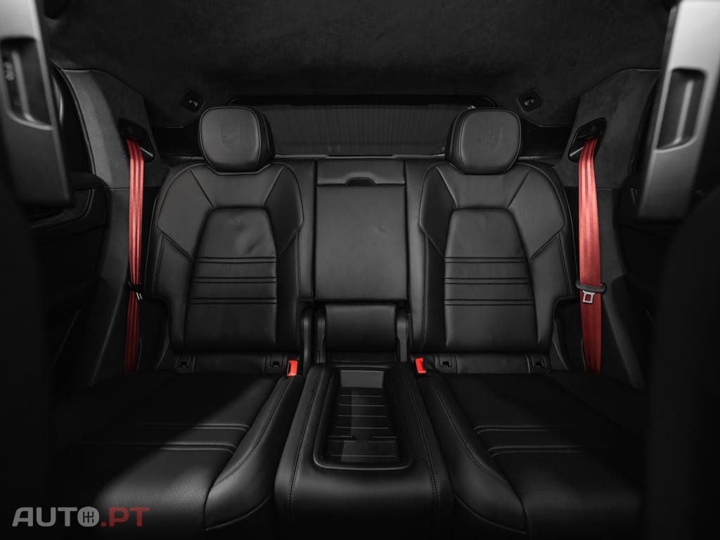 Porsche Cayenne Turbo E-Hybrid Pacote GT