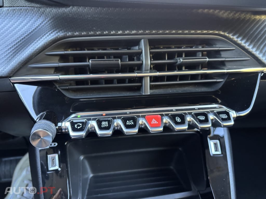 Peugeot 2008 1.2 PureTech Active Pack EAT8