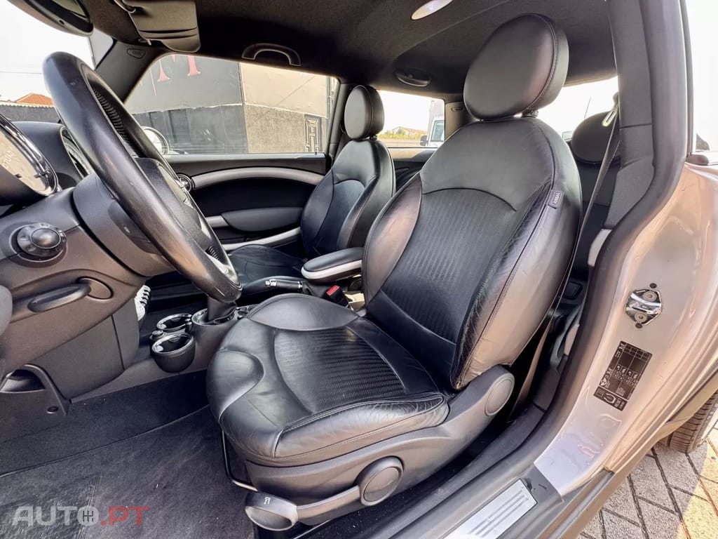 MINI Cooper Cooper D