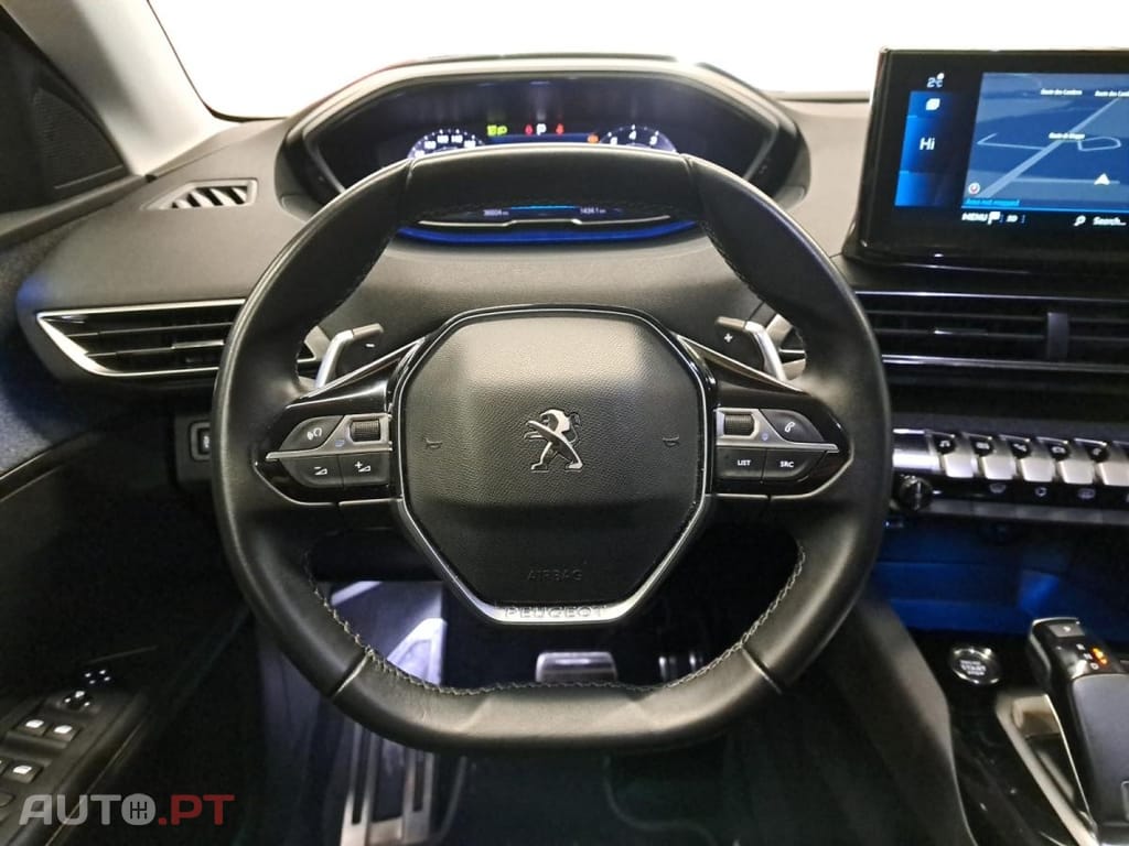 Peugeot 3008 1.2 PureTech Roadtrip EAT8