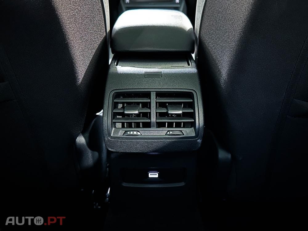 Citroen C4 PureTech 130 Stop&Start EAT8 SHINE
