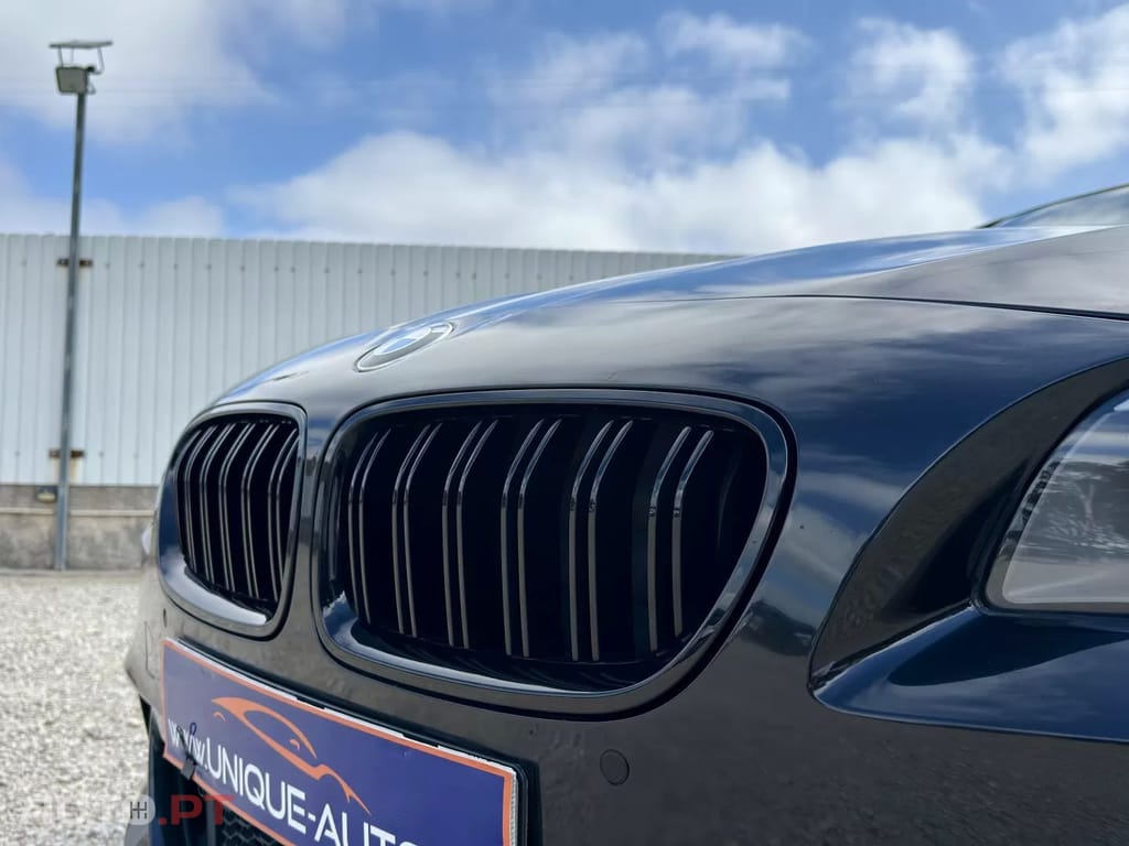 BMW 520 d Modern Line Automática KIT M Sport — fotografia 8