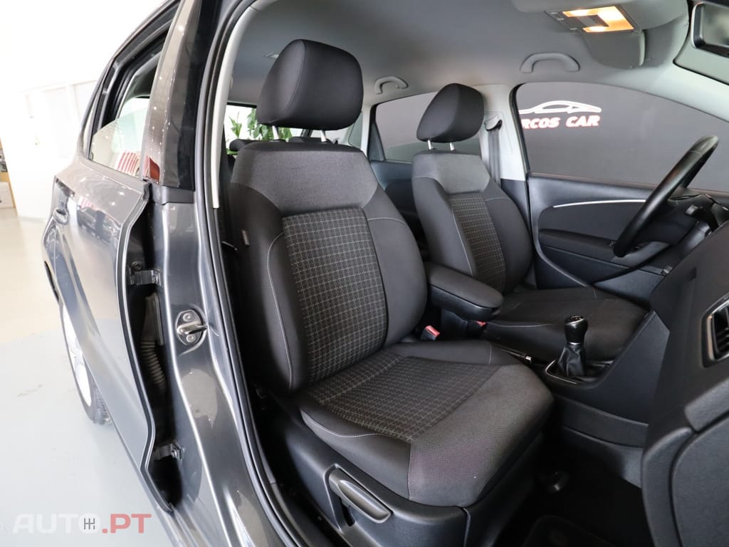 Volkswagen Polo 1.0 Confortline