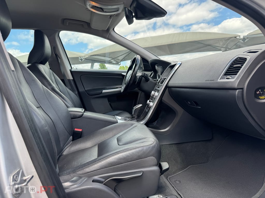 Volvo XC60 2.0 D3 Momentum Geartronic