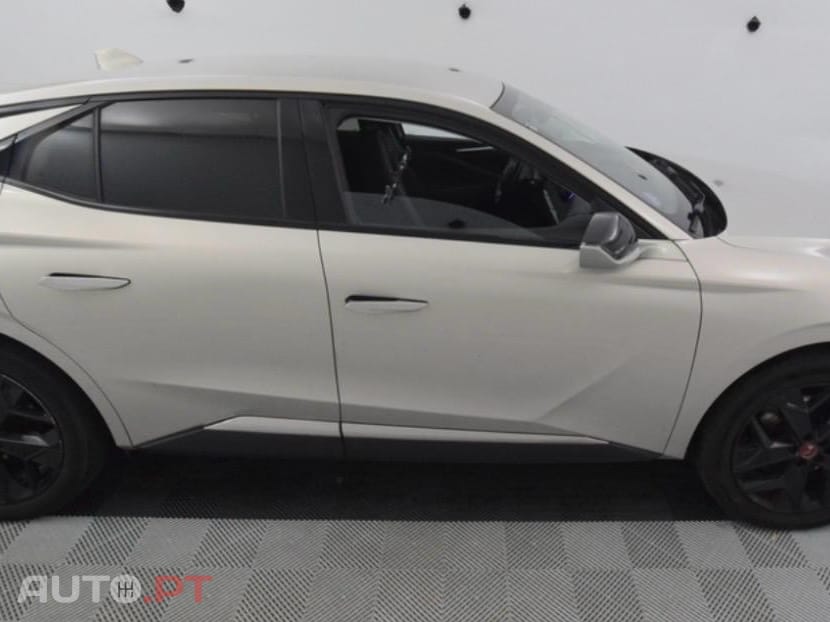 DS DS4 E-Tense Performance Line EAT8