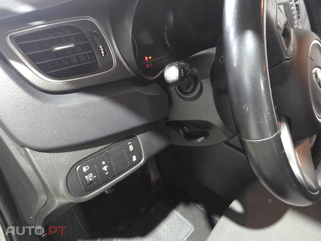 Kia Carens 1.7 CRDi ISG EX