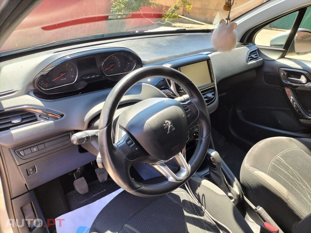 Peugeot 208 1.4 HDI