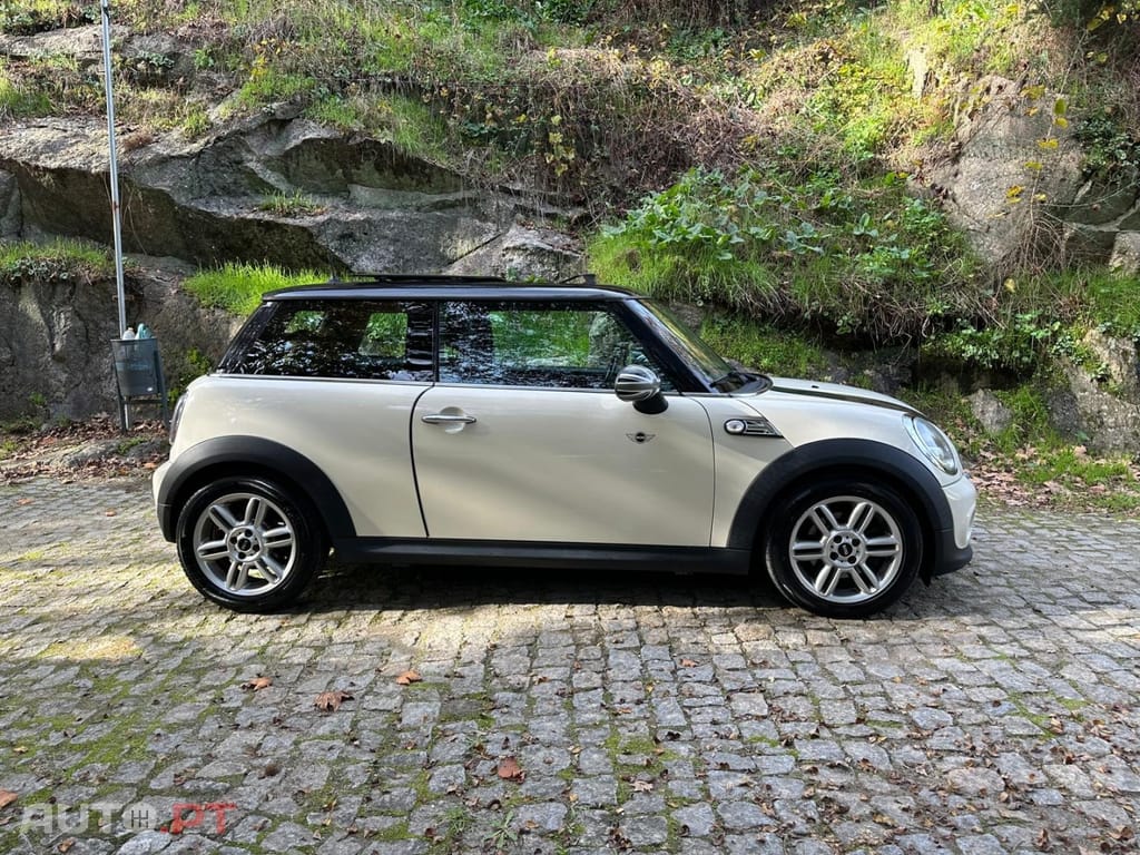 MINI Cooper Cooper D
