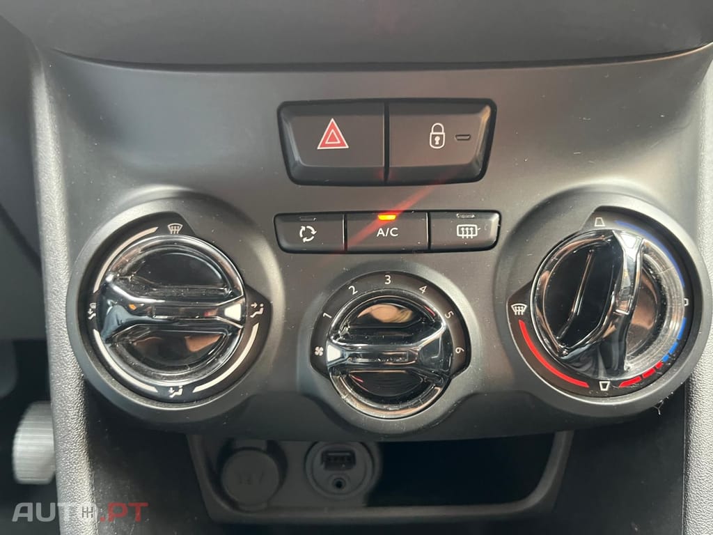 Peugeot 2008 1.2 e-VTi Style