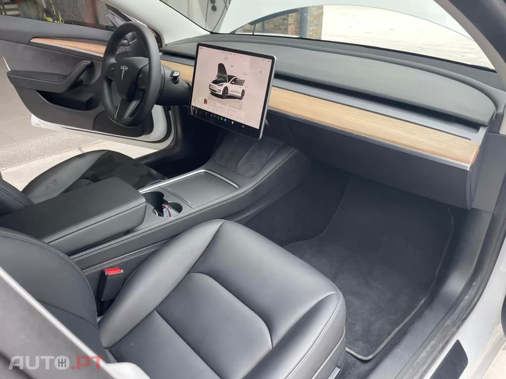 Tesla Model 3 RWD