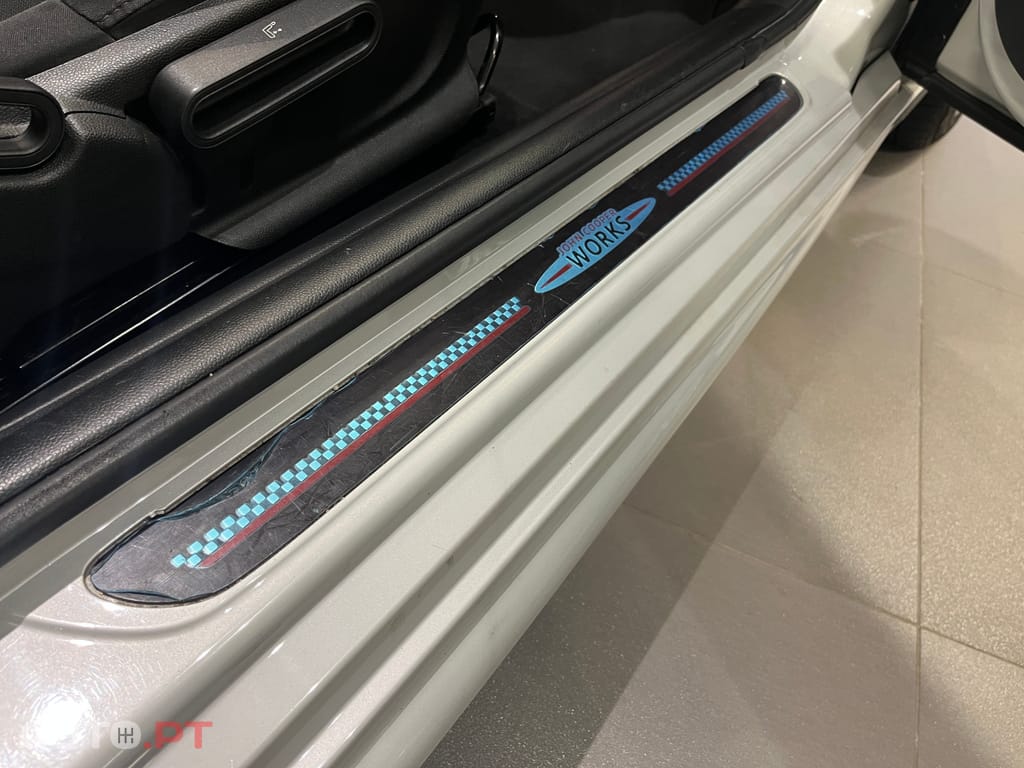 MINI Cabrio Cooper Premium Extra JCW Auto