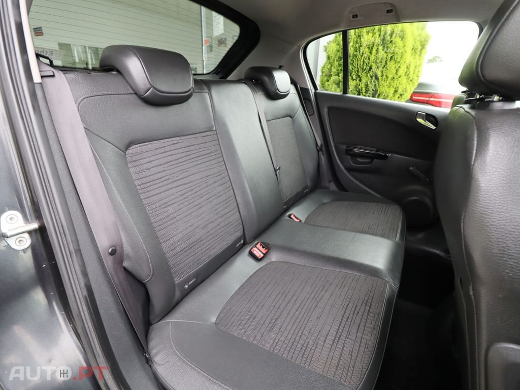 Opel Corsa 1.3 CDTi City — fotografia 11