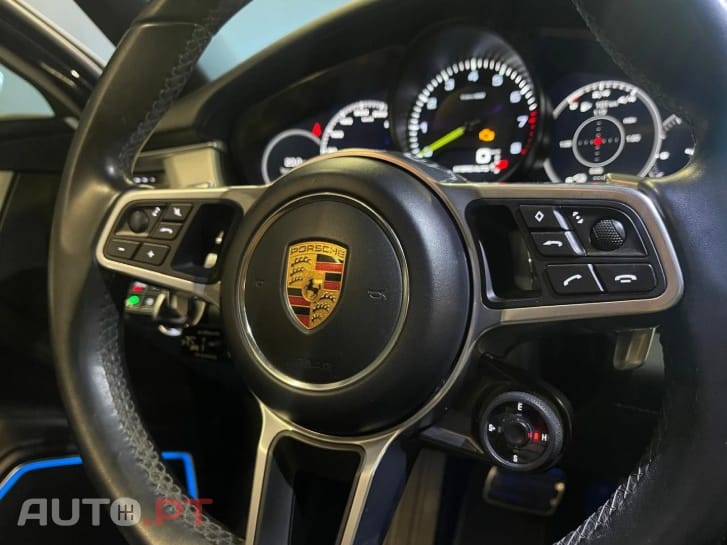 Porsche Panamera 4 E-Hybrid