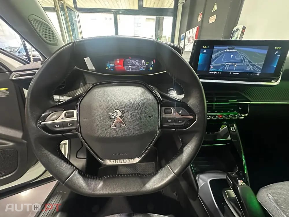 Peugeot E-2008 50 kWh Active Pack