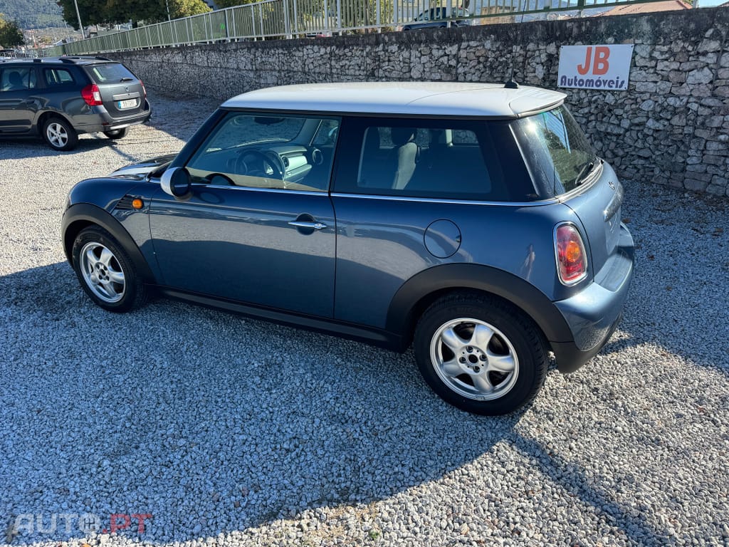 MINI Cooper Cooper D