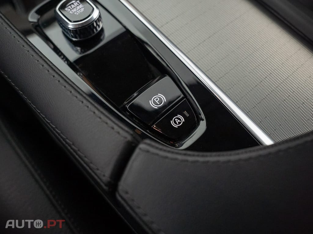 Volvo XC90 2.0 T8 PHEV Plus Bright AWD