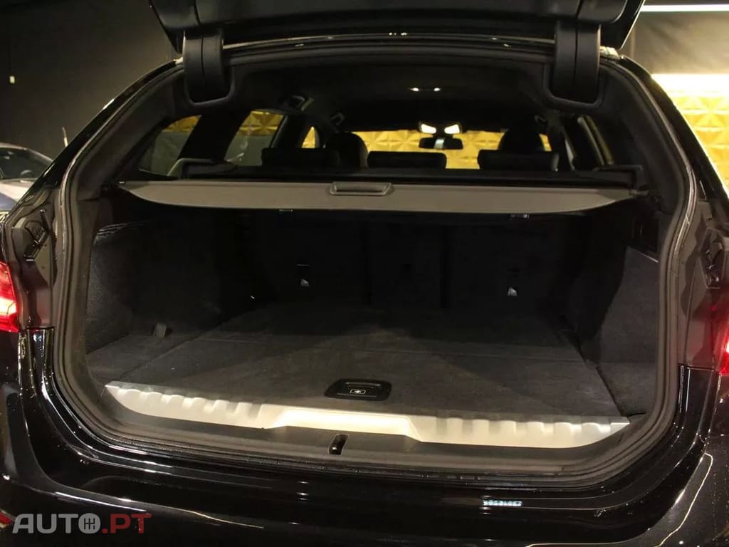 BMW 320 e Line Sport Auto