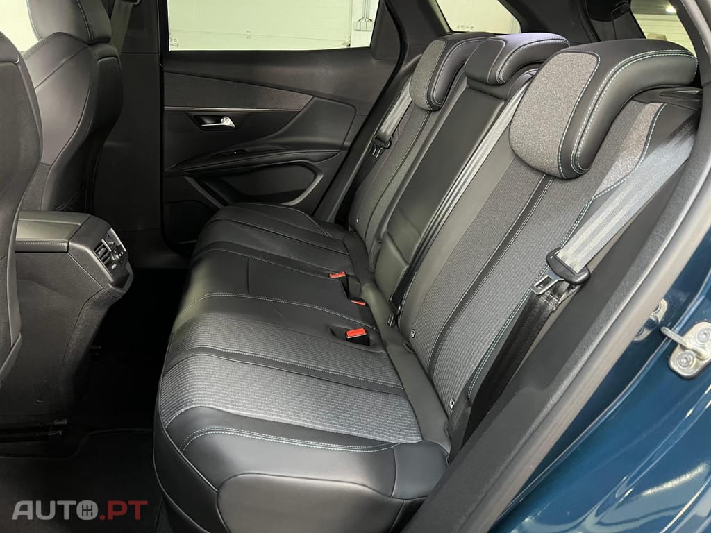 Peugeot 3008 Allure HYBRID 225cv e-EAT8