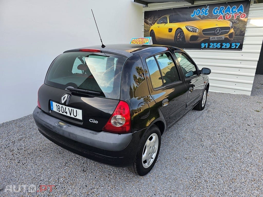Renault Clio 1.2 16V Confort Authentique