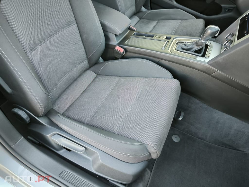 Volkswagen Passat 2.0 TDI Business P.DSG