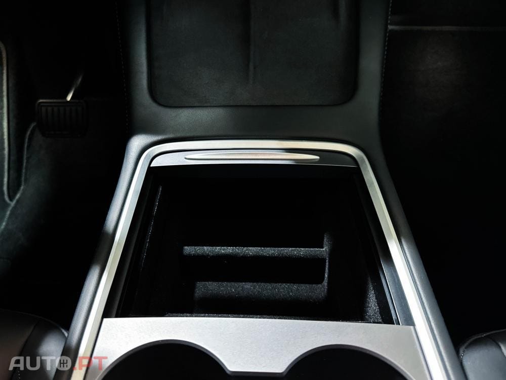 Tesla Model Y Long Range Dual Motor AWD