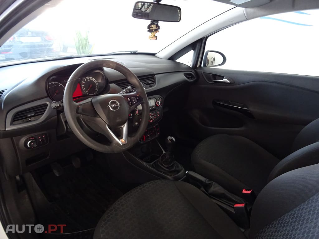 Opel Corsa Outro