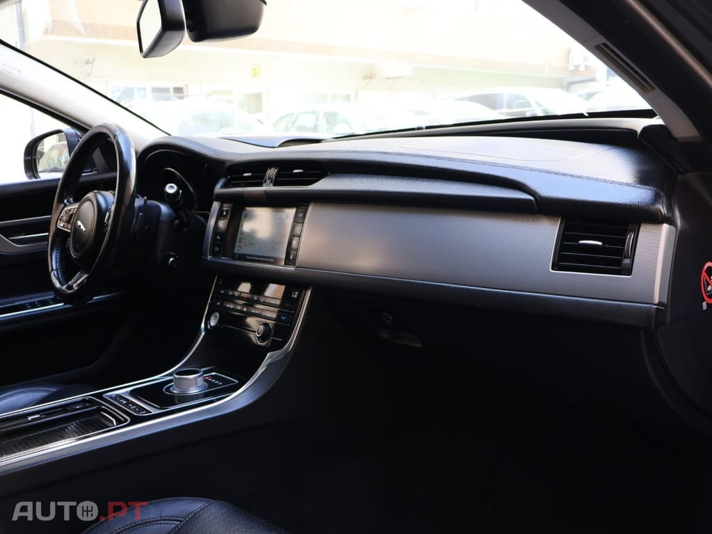 Jaguar XF 2.0 D Prestige Aut.