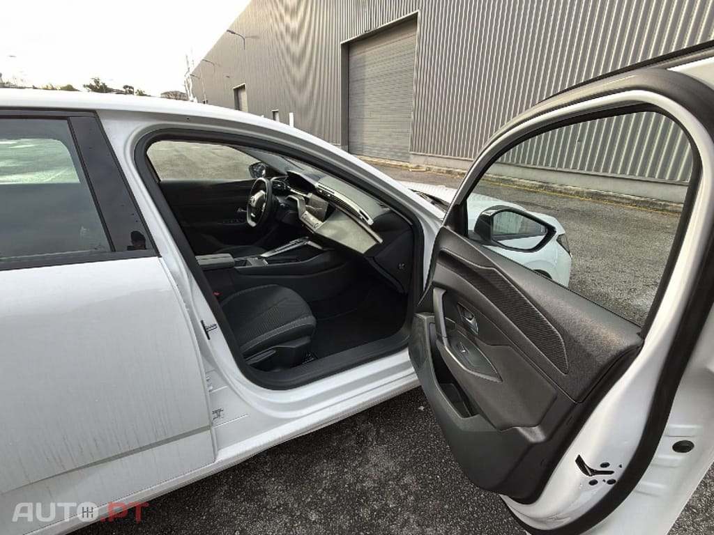 Peugeot 308 1.2 PureTech Allure EAT8