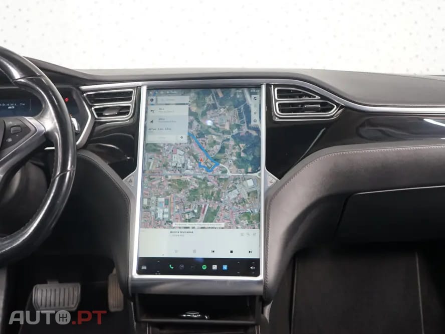 Tesla Model S 85