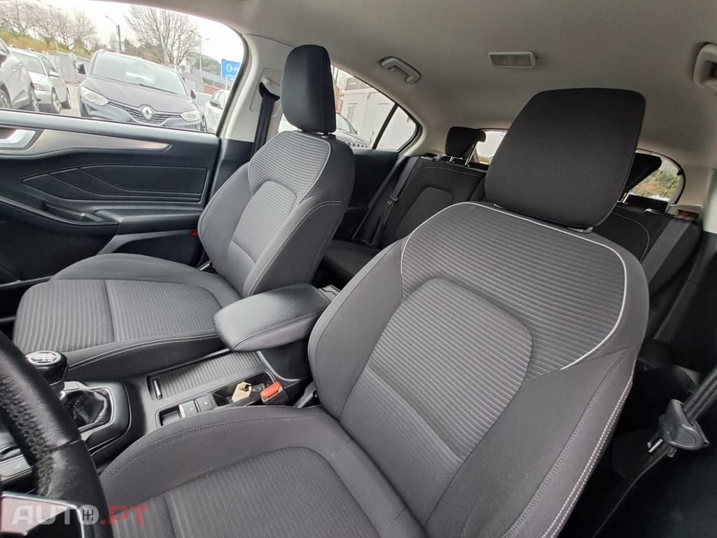 Ford Focus 1.0 EcoBoost S&S TITANIUM