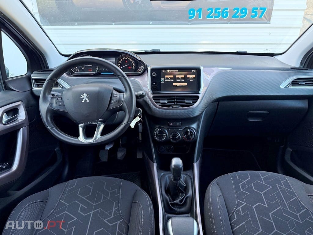 Peugeot 2008 1.2 PureTech Style