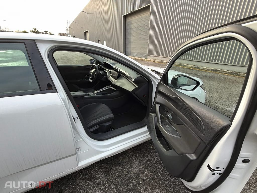 Peugeot 308 1.2 PureTech Allure EAT8