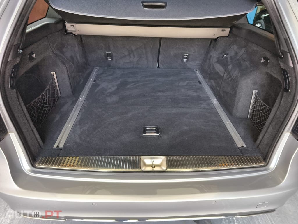 Mercedes-Benz E 300 BlueTEC Hybrid Avantgarde
