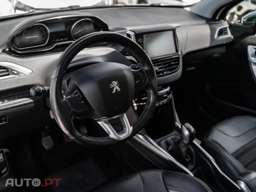 Peugeot 2008 1.2 VTi Allure
