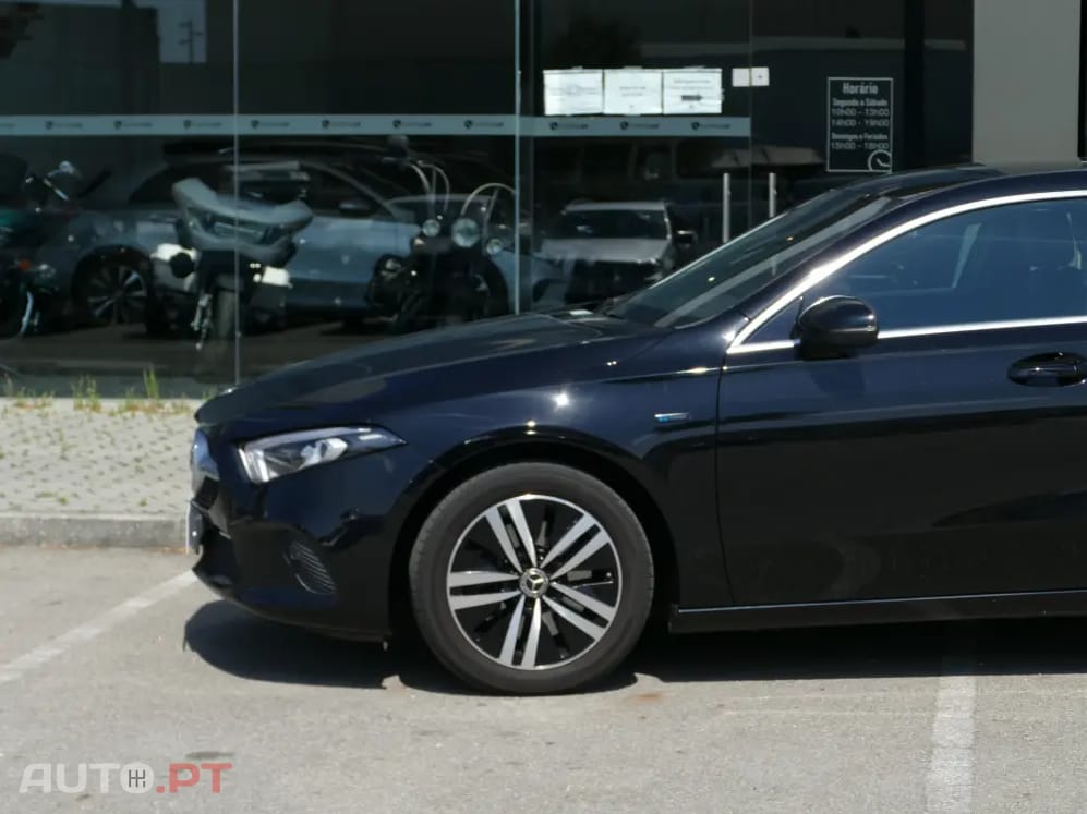 Mercedes-Benz A 250 e Progressive