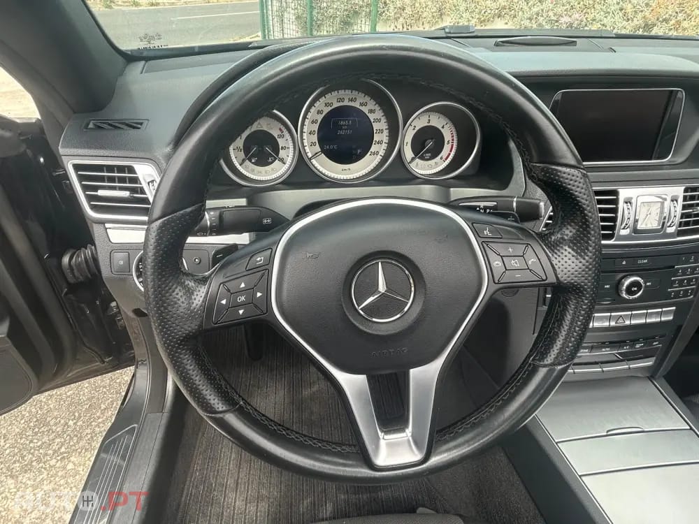 Mercedes-Benz E 220 BlueTEC Auto