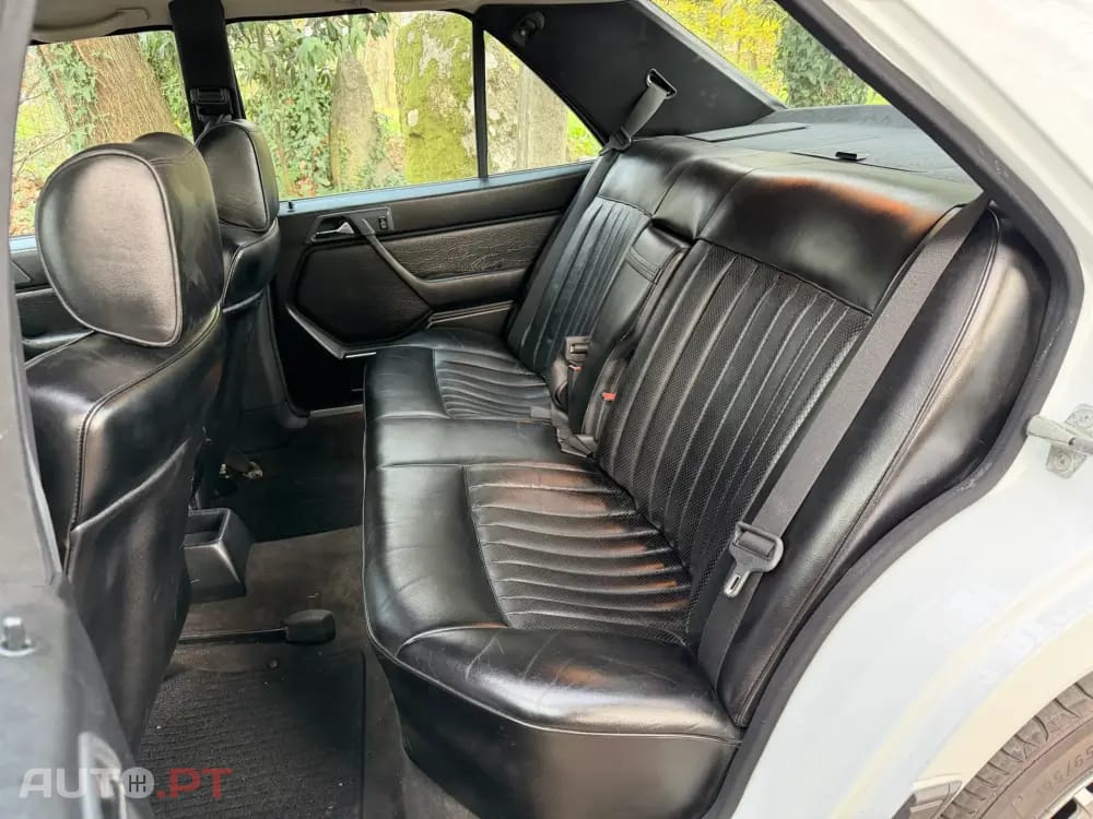 Mercedes-Benz 260 260 E