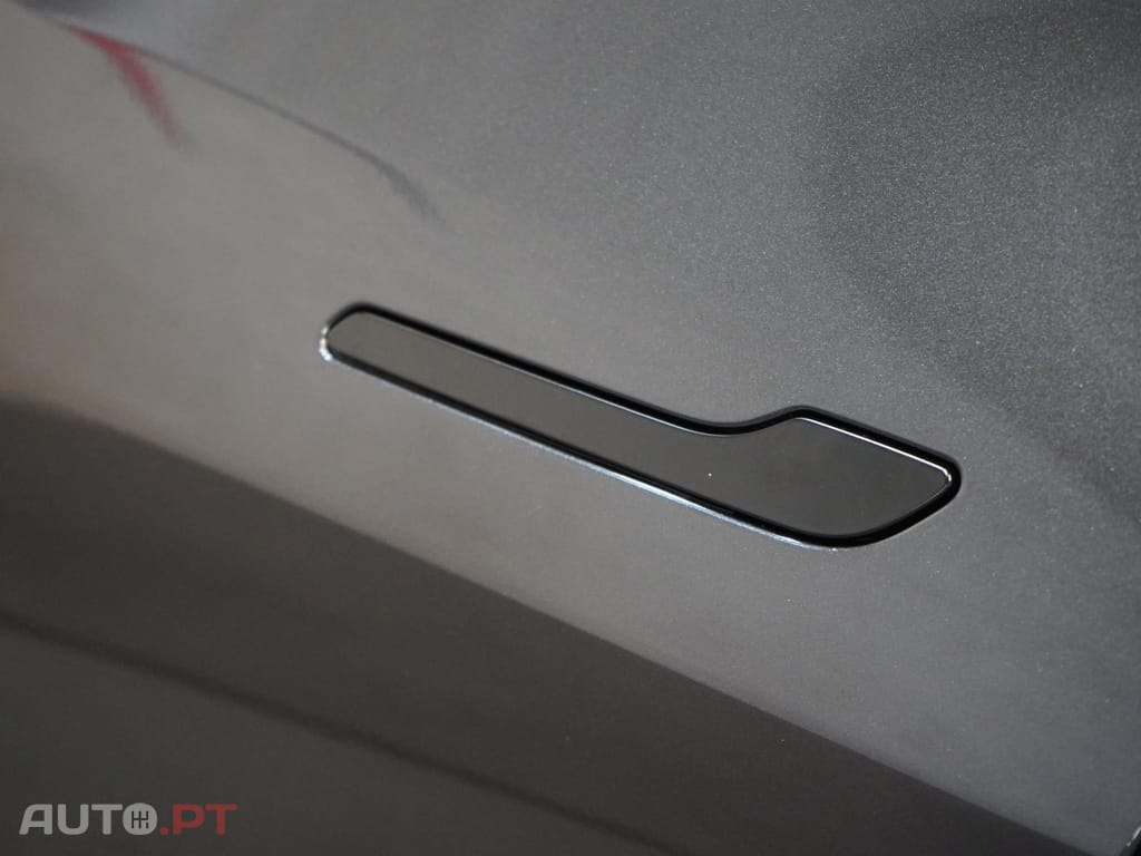 Tesla Model Y Long Range Tração Traseira