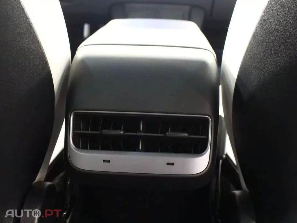 Tesla Model Y Long Range Tração Integral