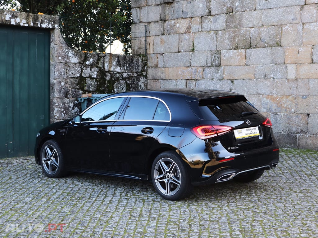 Mercedes-Benz A 250 e AMG Line